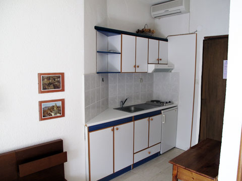 mihailidi room 2